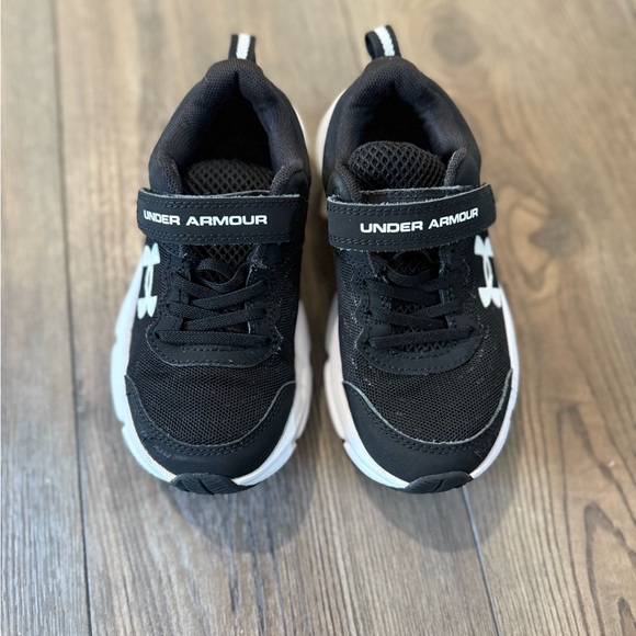 Under Armour Kids Running Shoes Black White Size 12.5K Hook & Loop - Picture 4 of 5